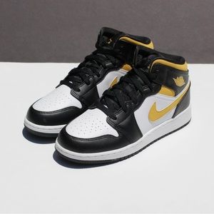 Nike Air Jordan 1 Mid White Pollen Black GS Size 6.5Y / Women’s Size 8